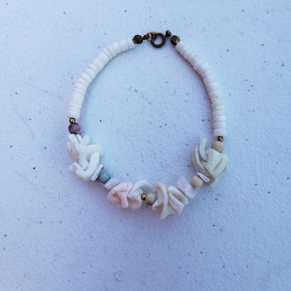 None Jewelry - Vintage Puka Shell Bracelet Pastels and White